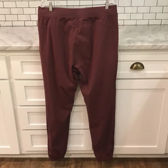 CRZ Yoga Joggers Mens Large Burgundy Pants Golf Running Pockets Athletic Travel - Picture 4 of 11